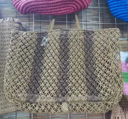 ব্রাউন হাতে বোনা বড় ফাঁপা মহিলাদের টোট ব্যাগ