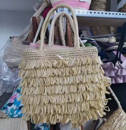 হ্যান্ড ওয়োভেন ট্যাসেল বিজ স্ট্র ব্যাগ