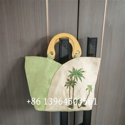 বাঁশ বোনা খড়ের হ্যান্ডব্যাগ