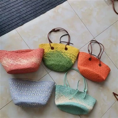 পিইউ হ্যান্ডল সহ রঙিন কাগজ বোনা ব্যাগ