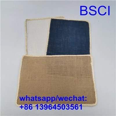 রান্নাঘরে আয়তক্ষেত্রাকার টেবিল প্লেসমেট