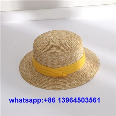 দরকারী মহিলা খড় টুপি