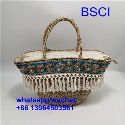 মহিলা খড়ের সৈকত ব্যাগ